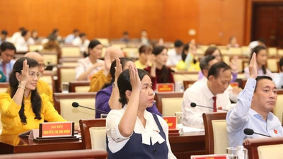 TP.HCM thu phí sử dụng vỉa hè, lòng đường từ ngày 1-1-2024