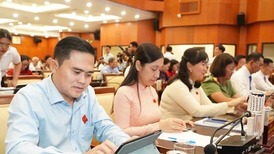 Khẩn trương hoàn thiện hồ sơ trình kỳ họp HĐND TP.HCM cuối tháng 5