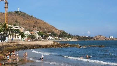 Bà Rịa-Vũng Tàu: Người dân được đi bộ, không được tắm biển