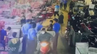 Công an làm việc với nhóm bảo vệ Chợ đầu mối Hóc Môn đánh người gãy mũi
