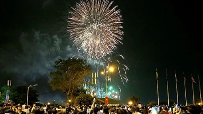 Mua bán pháo hoa nổ coi chừng bị tội