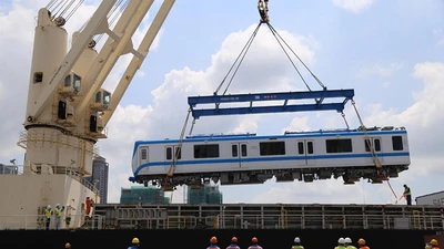 Hôm nay, di chuyển 2 đoàn tàu metro 1 về depot Long Bình