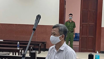 Bất ngờ phiên xử cựu bí thư thị xã Bến Cát