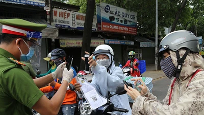 Kiểm soát người ra đường bằng mã QR thay cho giấy đi đường