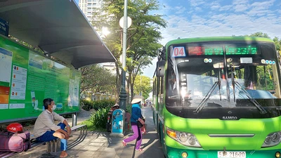 Gỡ khó cho xe buýt TP.HCM sau giãn cách