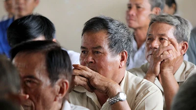 Sức nóng trong cuộc tiếp xúc cử tri của Bí thư Thăng