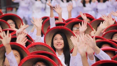 Hơn 3.000 người đồng diễn áo dài 'Tôi yêu Việt Nam'