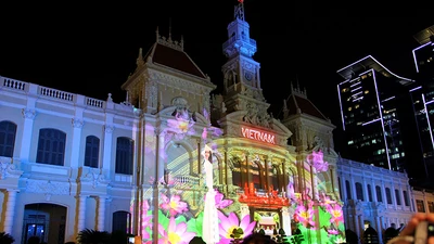 Mãn nhãn với màn trình diễn 3D lên tòa UBND TP.HCM