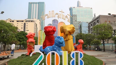 Cận cảnh đường hoa Nguyễn Huệ trước ngày khai mạc