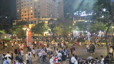 Giao thừa 2022: “Dù không được tham dự nhưng vẫn muốn đi để lấy không khí”