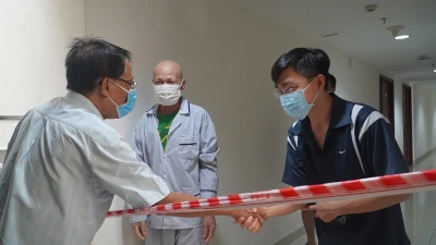 Dịch COVID-19: TP.HCM gỡ bỏ điểm phong tỏa cuối cùng