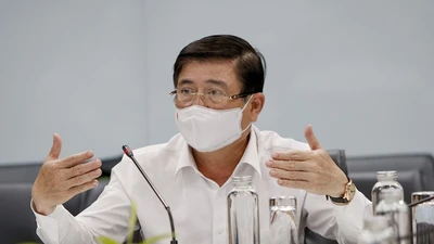 Chủ tịch TP.HCM kiểm tra phòng dịch COVID-19 tại BV Chợ Rẫy