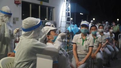 TP.HCM: Xét nghiệm COVID cho hơn 30.000 công nhân trong đêm