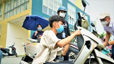 Lập nhóm sửa xe lưu động miễn phí cho sinh viên