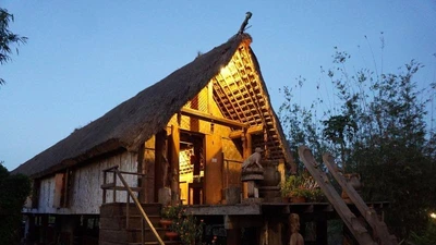 Nghệ nhân cao nguyên trổ tài thi tạc tượng gỗ 