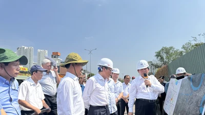 Bí thư Thành ủy TP.HCM Nguyễn Văn Nên kiểm tra các dự án giao thông trọng điểm