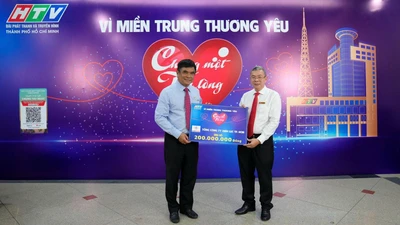 EVNHCMC ủng hộ 200 triệu đồng vào Quỹ “Chung một tấm lòng: Vì miền Trung thương yêu”