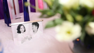 Hôn trường đượm sắc tím của Văn Quyến - Thanh Hằng