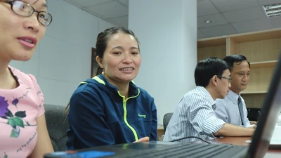 Giao lưu với chị Hồng ve chai: 'Có tiền tôi cũng không đổi nghề'