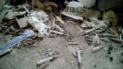 Clip hoảng hồn kim tiêm dính đầy máu trong biệt thự tiền tỉ bỏ hoang