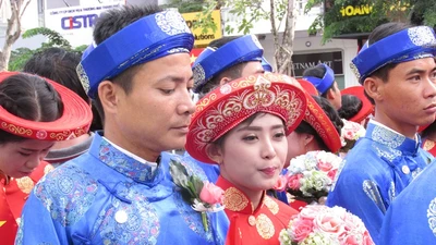 Clip đám cưới của 100 đôi uyên ương