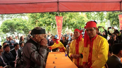 Nghi thức lễ hội Minh Thề - thề không tham nhũng 