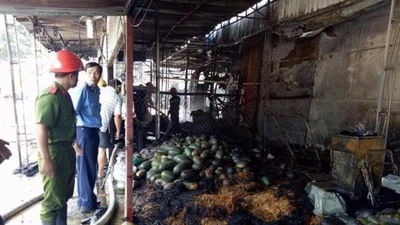 Cháy kiot và quán cà phê ở Biên Hòa