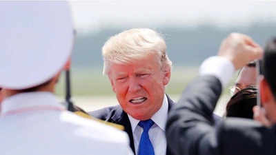  Tổng thống Mỹ Donald Trump đã đến Đà Nẵng dự APEC 2017