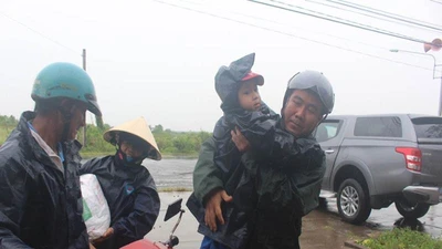 Bến Tre: Sơ tán hơn 22.000 dân trú bão số 16