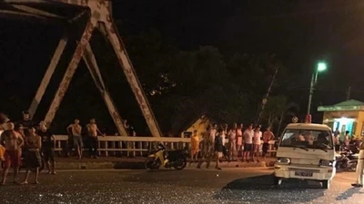 Xe cấp cứu tông người đi đường tử vong