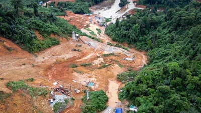 Thủy điện Rào Trăng 3 tan hoang trong đống đổ nát