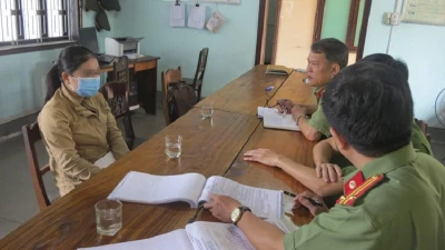 Bị phạt vì đăng lên Facebook nội dung bôi nhọ công an xã