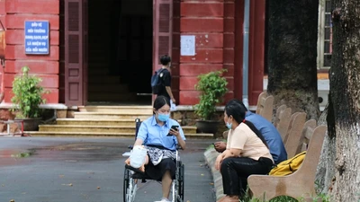 Huế: 1 thí sinh bị tai nạn gãy chân được xét đặc cách tốt nghiệp THPT