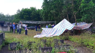 Nghi Phó hiệu trưởng bỏ ô tô trước nghĩa địa rồi tự thiêu