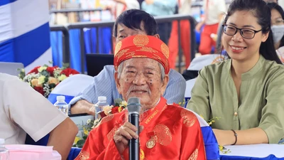 Nhà nghiên cứu 103 tuổi chào mừng Ngày sách và Văn hoá đọc cùng giới trẻ 