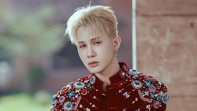 Đề nghị không mời nghệ sĩ 'lệch chuẩn văn hóa' tham gia các sự kiện của thành phố 