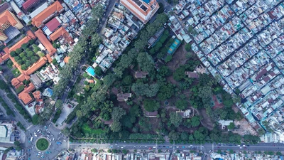 Biểu tượng phòng chống dịch COVID-19: Thể hiện sự tri ân và hồi sinh 