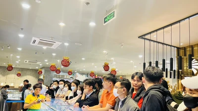 Vì sao sau đấu thầu, giá vàng SJC vẫn cao phi lý?