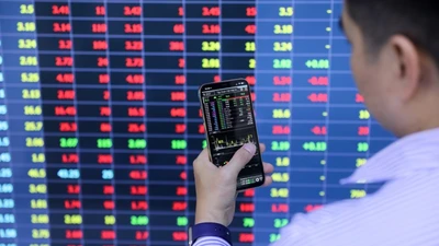 Chứng khoán Việt lập đỉnh lịch sử một ngày sau có thông tin nâng hạng 