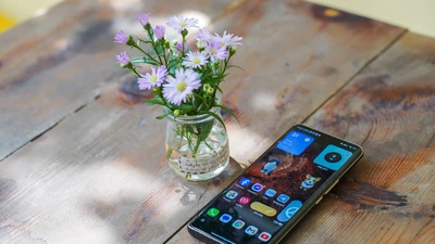 Vì sao điện thoại Android có thể mắc hơn nhưng RAM lại thấp hơn?