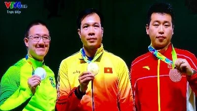 Nghẹt thở xem xạ thủ Hoàng Xuân Vinh đoạt HCV, phá kỷ lục Olympic