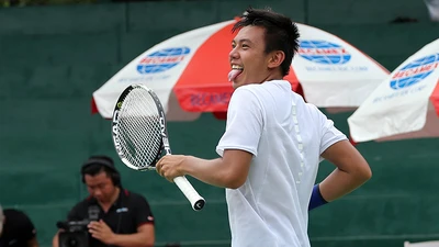 Lý Hoàng Nam thắng vũ bão, buộc đối thủ bỏ cuộc