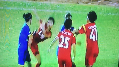 Ẩu đả sau trận thắng đưa TP.HCM I vào chung kết bóng đá nữ