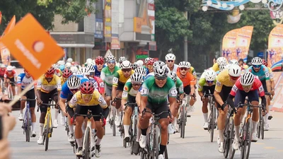 Trần Tuấn Kiệt cùng Công an TP.HCM thống lĩnh đường đua Cúp Truyền Hình