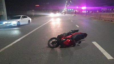 Video: Đi chơi gần về đến nhà, thanh niên chạy xe va vào dải phân cách, chết tại chỗ