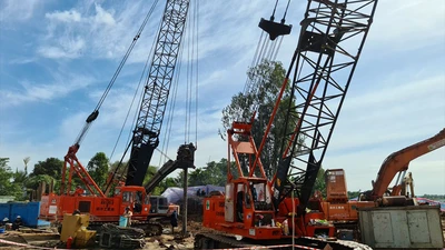 Video: Vẫn đang khẩn trương làm sạch đất quanh trụ bê tông để cứu bé trai