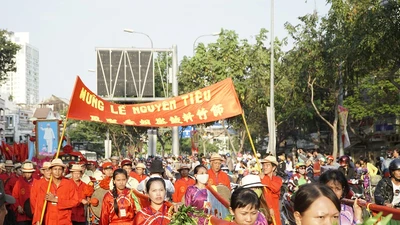 Rộn ràng Tết Nguyên tiêu của người Hoa ở TP.HCM