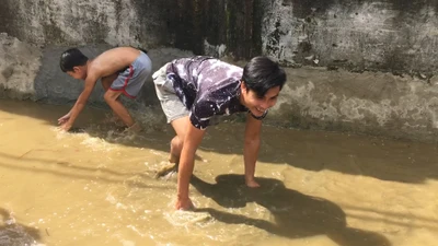 'Phi Một Chân' nâng bước người khốn khó