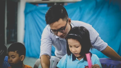 Chàng trai mở 'lớp học đặc biệt' giữa lòng thành phố