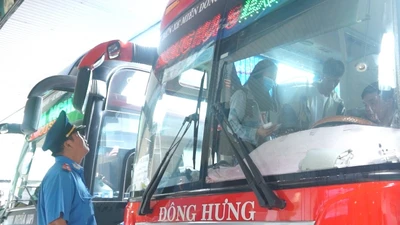 Video: Kiểm tra nồng độ cồn tận bên trong Bến xe Miền Đông